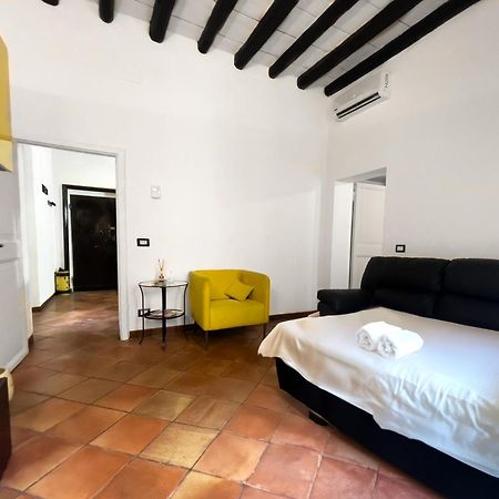 Yellow Butterfly House Holiday Villa Rome Exterior photo